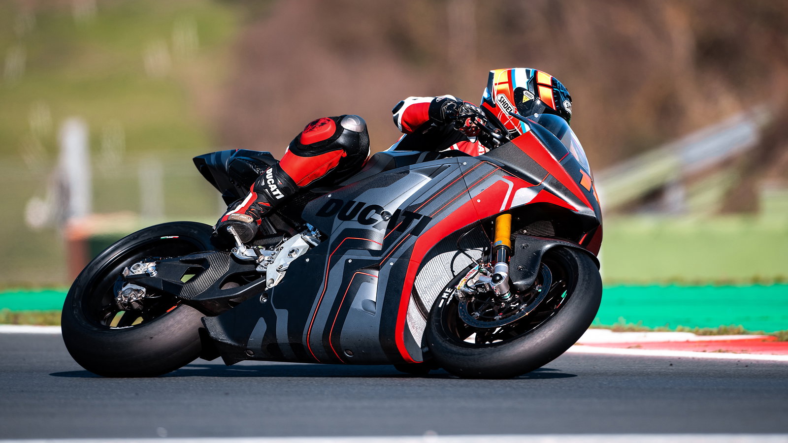 Alex de Angelis on Ducati V21L at Vallelunga test. - Ducati Media